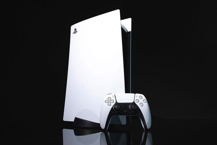 PlayStation 5 İç Tasarımı için Değişikliğe Gidilmiş