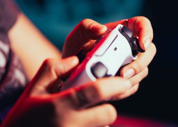 Sony Yeni PlayStation Kontrolcüsü ile Çığır Açabilir